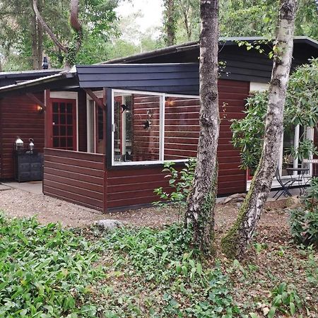 Bosbungalow De Eekhoorn Nunspeet Exterior photo